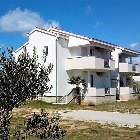 Apartment Anzotika 닌 외부 사진